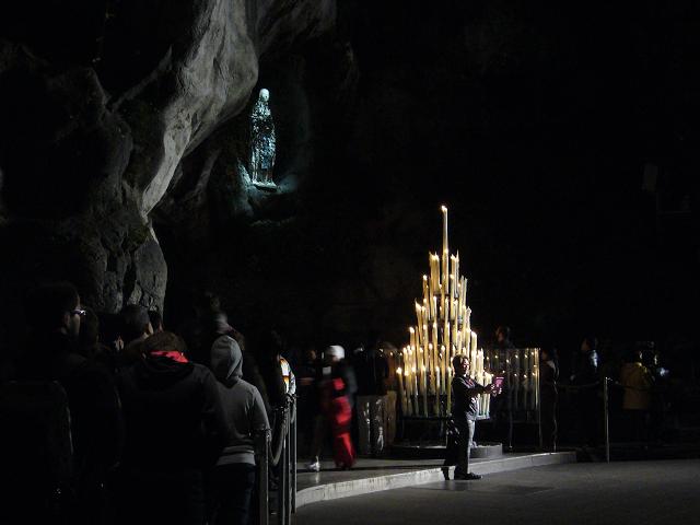 Lourdes025