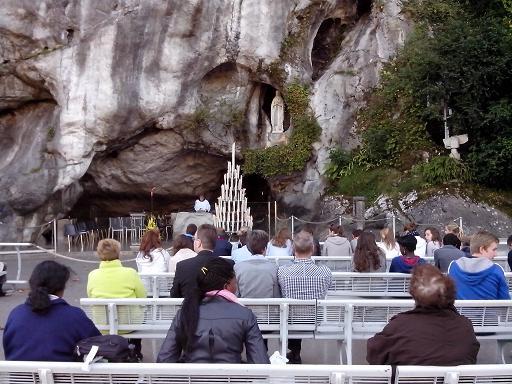 Lourdes043