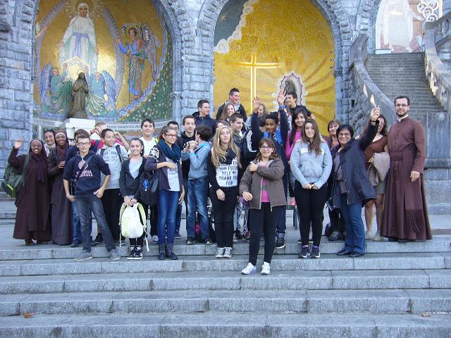 Lourdes052